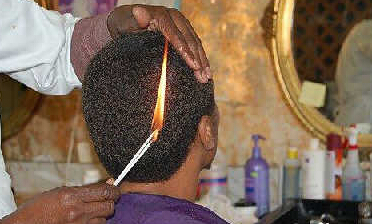 罕见的“火烧”式理发 