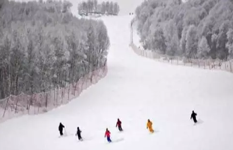 崇礼云顶乐园滑雪场